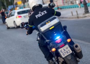 Αθήνα: Οδηγός υπό την επήρεια αλκοόλ και χωρίς δίπλωμα χτύπησε 13 αυτοκίνητα