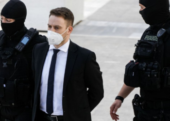 Μπάμπης Αναγνωστόπουλος: Υποβάλλει αίτημα αναίρεσης για τη δολοφονία της Καρολάιν