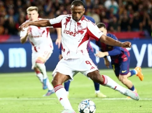 Μπαρτσελόνα – Ολυμπιακός: Ο λόγος που ακυρώθηκε το γκολ του Ελ Καμπί για να δοθεί πέναλτι