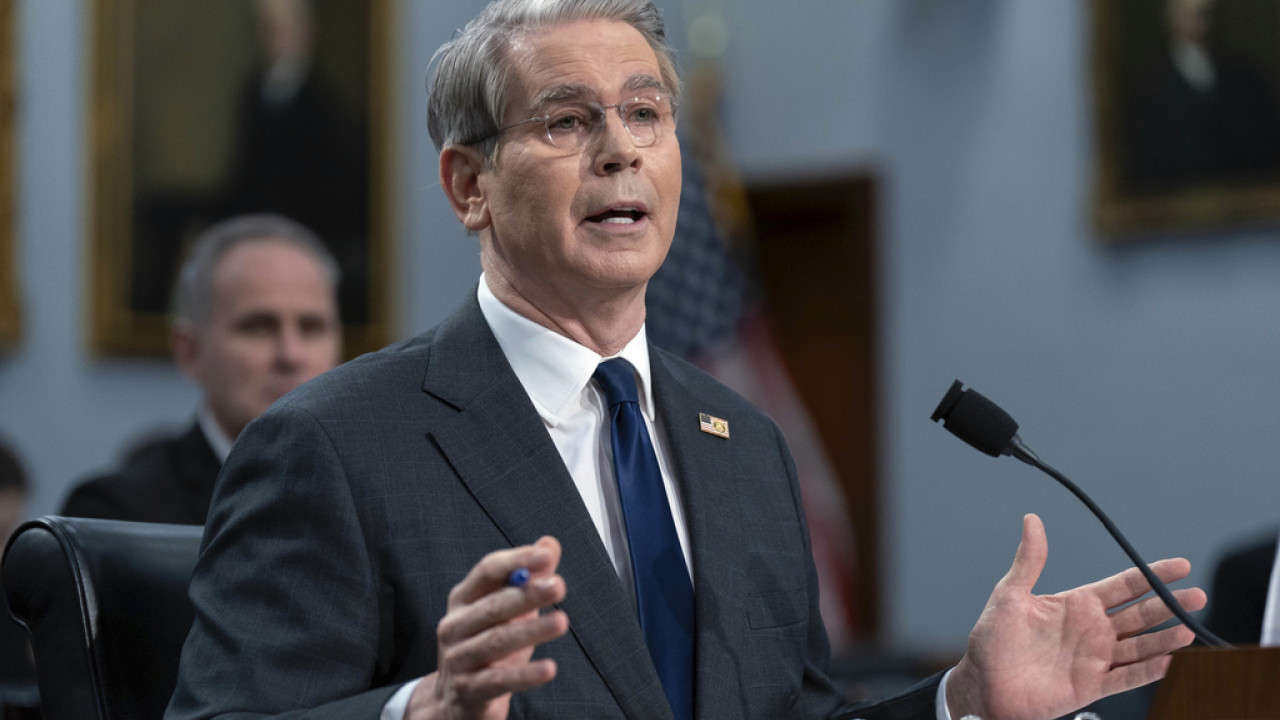 Μπέσεντ: Ο Τραμπ είναι «προφανώς πρόθυμος» να συναντηθεί με τον Σι