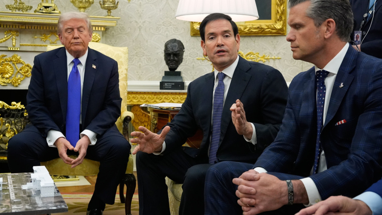 Bloomberg: Ο Ρούμπιο πίσω από την αιφνίδια αλλαγή στάσης του Τραμπ απέναντι στον Πούτιν