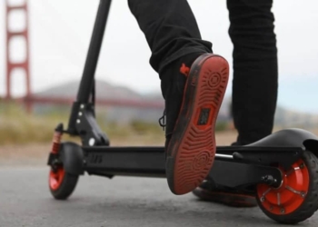 Χανιά: Συνελήφθησαν ανήλικοι που έκαναν βόλτες με πατίνι και… κάνναβη