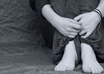 Χανιά: Ζούσαν τον εφιάλτη στα χέρια της μητέρας και του πατριού τους