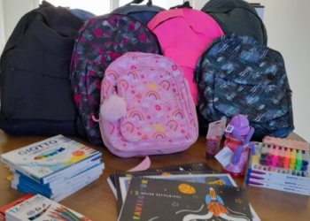 Δήμος Ηρακλείου: Μοίρασαν σχολικά είδη σε μαθητές και μαθήτριες ευάλωτων οικογενειών