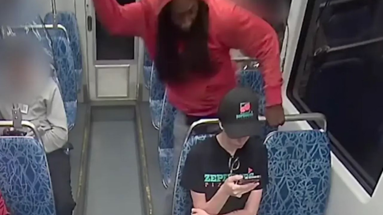 Δολοφονία της 23χρονης Ουκρανής σε τρένο: Τα αγωνιώδη τηλεφωνήματα επιβατών στην αστυνομία