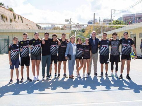 Ευχές στον αγιασμό του ΟΦΗ με ευχάριστες εξελίξεις για το ταρτάν στο Στάδιο Ελευθερίας