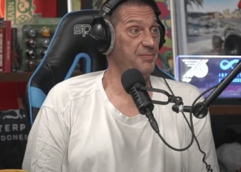 «Είμαι πιο κοντά στον Θεό» – Πρώην προπονητής του Ολυμπιακού ζει απομονωμένος στην εξοχή, χωρίς τηλεόραση