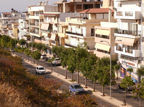 Εκτός ελέγχου το στεγαστικό: Εκπαιδευτικοί και φοιτητές «γυρίζουν την πλάτη» στο Ηράκλειο – Δείτε βίντεο