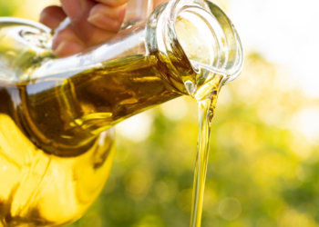 Ελαιόλαδο: Έλληνες επιστήμονες ανακάλυψαν στο ελαιόλαδο ουσία πιθανότατα σημαντική