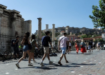 ΕΟΤ: Ενισχυμένη παρουσία της Ελλάδας στη βρετανική τουριστική αγορά