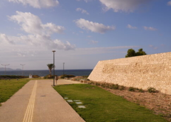 Έπεσαν οι υπογραφές για τα Ενετικά Τείχη και τα Νεώρια