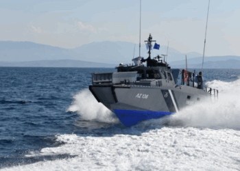 Φωτιά σε ιστιοφόρο στην Αλόνησο - Εκτός κινδύνου οι επιβαίνοντες