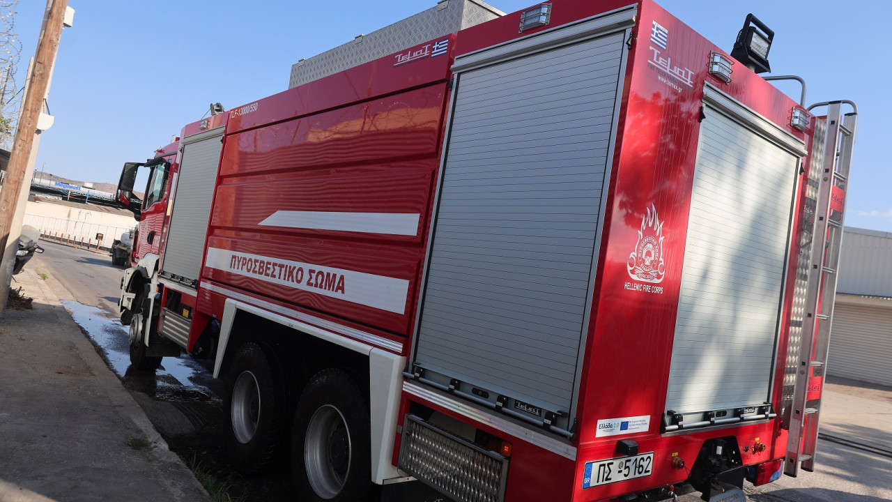 Φωτιά σε όχημα στη Νίκαια - Αποκαταστάθηκε η κυκλοφορία στην Π. Ράλλη