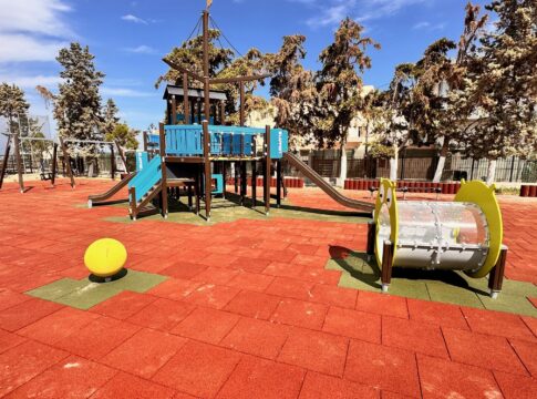 Γάζι: Άγνωστοι βανδάλισαν υπό κατασκευή έργα στην πλατεία της Αγίας Μαρίνας