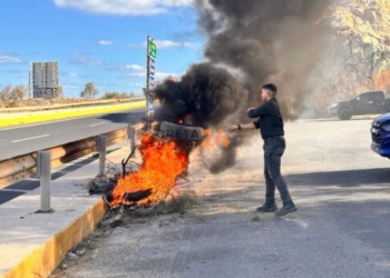 Για ακόμη μια ημέρα στα μπλόκα του ΒΟΑΚ οι αγροτοκτηνοτρόφοι