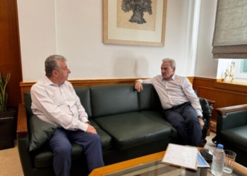 Γιατί ανεβαίνουν στην Αθήνα Αρναουτάκης και Καλοκαιρινός;