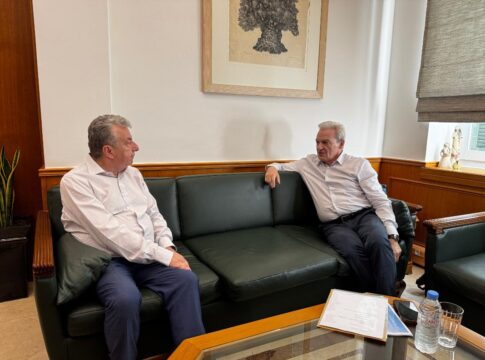 Γιατί ανεβαίνουν στην Αθήνα Αρναουτάκης και Καλοκαιρινός;