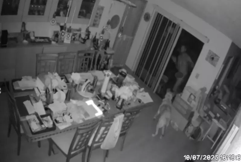 Γυμνός τρομοκρατούσε τους γείτονες στη Φλόριντα - «Είναι τυχερός που δεν τον πυροβολήσαμε» 