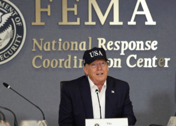 Η FEMA διακόπτει την εκταμίευση επιχορηγήσεων σε πολιτείες, ζητώντας από τις τοπικές αρχές αποδείξεις για την καταμέτρηση του πληθυσμού