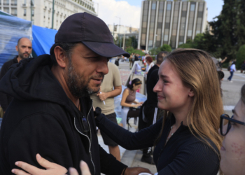 Η Ζωή Κωνσταντοπούλου ζήτησε αναβολή εκταφής του γιου του Πάνου Ρούτσι