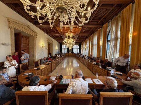 Ηράκλειο: Η καύση απορριμμάτων θα βάλει ξανά… φωτιά στο δημοτικό συμβούλιο