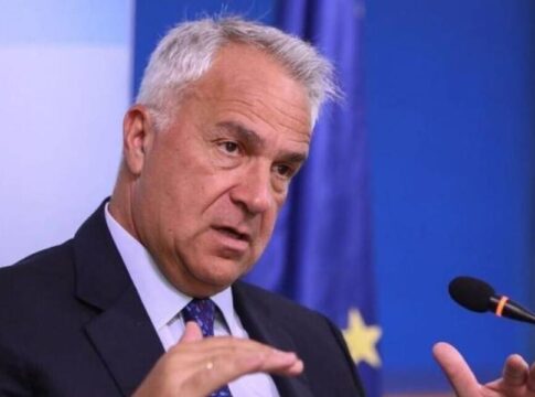 Ηράκλειο: Κουκουλοφόροι επιτέθηκαν στον Μάκη Βορίδη σε γνωστό εστιατόριο