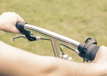 Ηράκλειο: Με ελαφρά τραύματα η 9χρονη που παρασύρθηκε από αυτοκίνητο