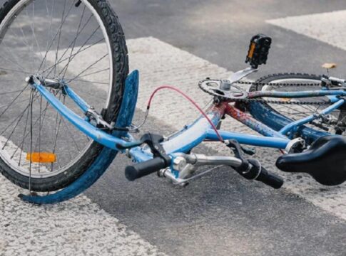 Ηράκλειο: Παιδί που έκανε ποδήλατο τραυματίστηκε σε τροχαίο