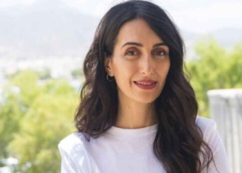 Κ. Σπυριδάκη: «Οι Έλληνες εργαζόμενοι δουλεύουν περισσότερο, πληρώνονται λιγότερα, ζουν δυσκολότερα»