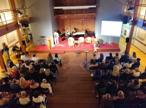 Κατάμεστο το ΚΑΜ στην εκδήλωση για τον καρκίνο του μαστού