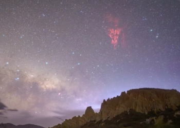 Κόκκινος κεραυνός καταγράφηκε στον ουρανό της Νέας Ζηλανδίας