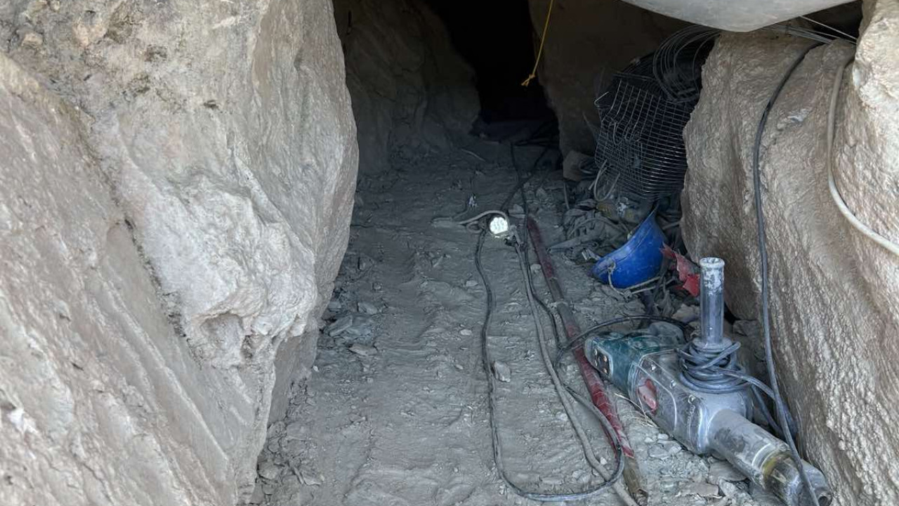 Λάρισα: Απεγκλωβίστηκε ζωντανός ο 53χρονος που είχε παγιδευτεί σε σήραγγα