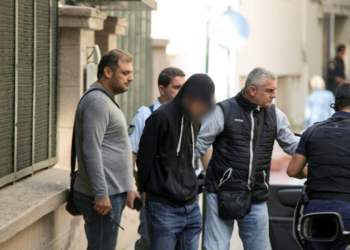 Λάρισα: Συνελήφθησαν δύο ανήλικοι για ληστεία σε βάρος άλλων ανηλίκων