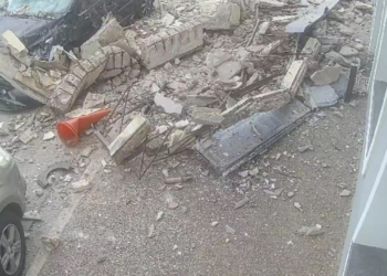 Λαύριο: Βίντεο από τη στιγμή της κατάρρευσης του μπαλκονιού