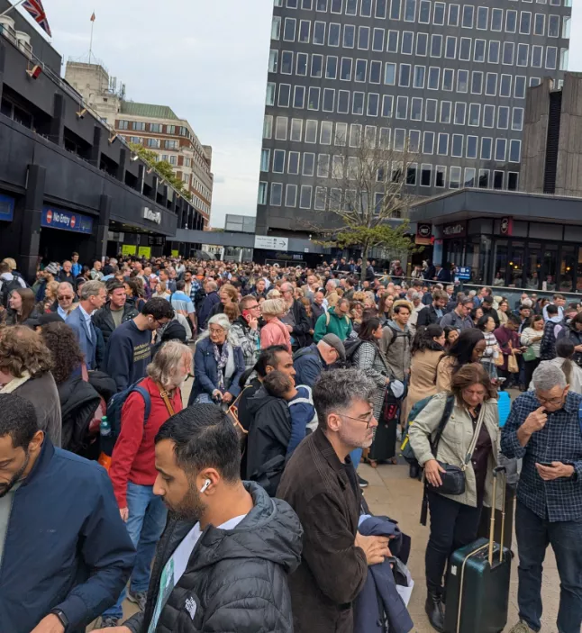 Λονδίνο: Εκκενώθηκε ο μεγάλος σταθμός Εuston