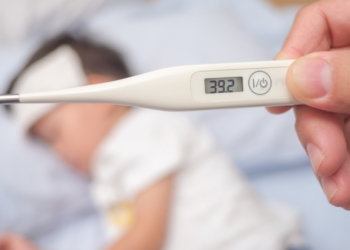 Long Covid: Διπλάσιος ο κίνδυνος στα παιδιά, έπειτα από δεύτερη μόλυνση