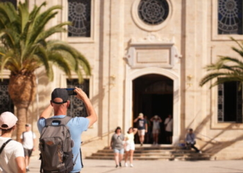 Με… κοντομάνικα αποχαιρετά τον Οκτώβριο η Κρήτη – τι καιρό θα κάνει την 28η Οκτωβρίου