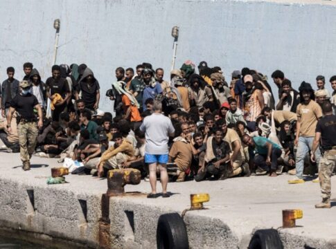 Μεταναστευτικό: Δύο δομές στην Κρήτη μέχρι τον Μάιο- Τι συμφωνήθηκε στην διαδικτυακή σύσκεψη με Πλεύρη