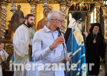 Μητροπολίτης Δωδώνης σε διευθυντή σχολείου στη Ζάκυνθο: «Με τα πουκάμισα έξω ήρθες στην εκκλησία;»