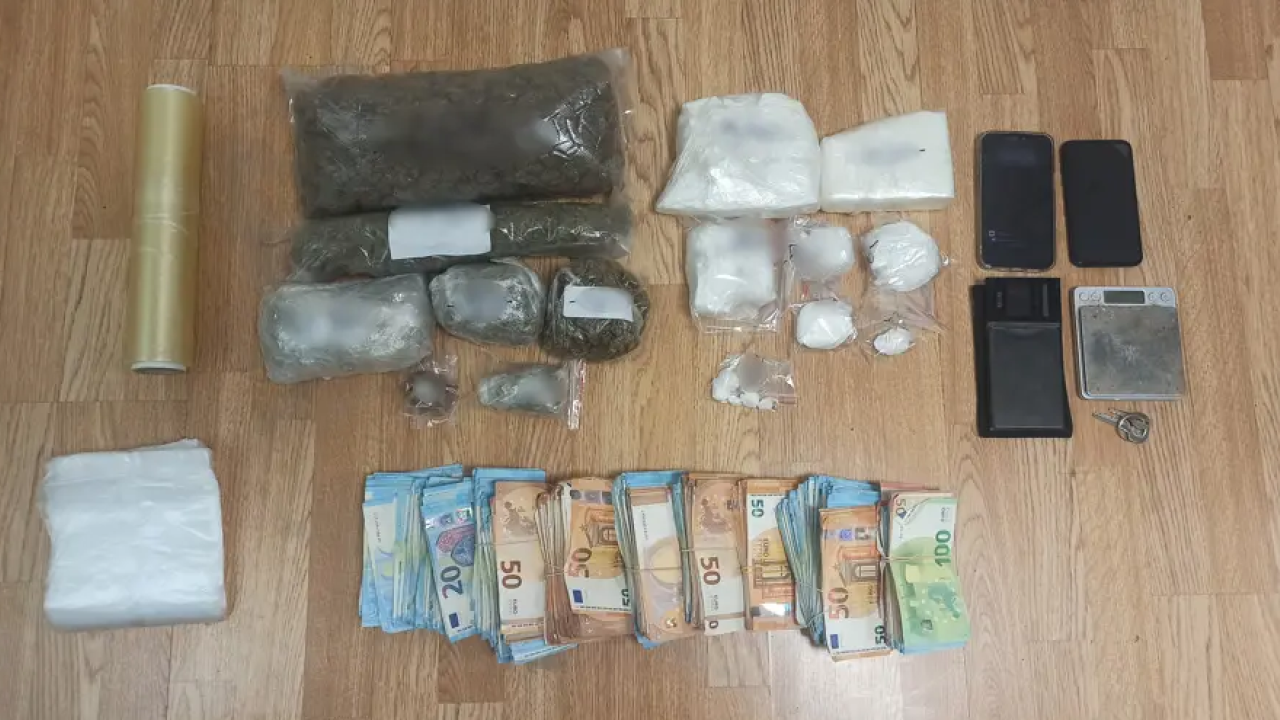 Νέα Μάκρη: Συνελήφθη 47χρονος - Έκρυβε στο κοτέτσι κοκαΐνη και κάνναβη