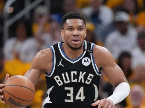 O Γιάννης Αντετοκούνμπο 4ος πιο καλοπληρωμένος παίκτης του NBA σύμφωνα με τη λίστα του Forbes