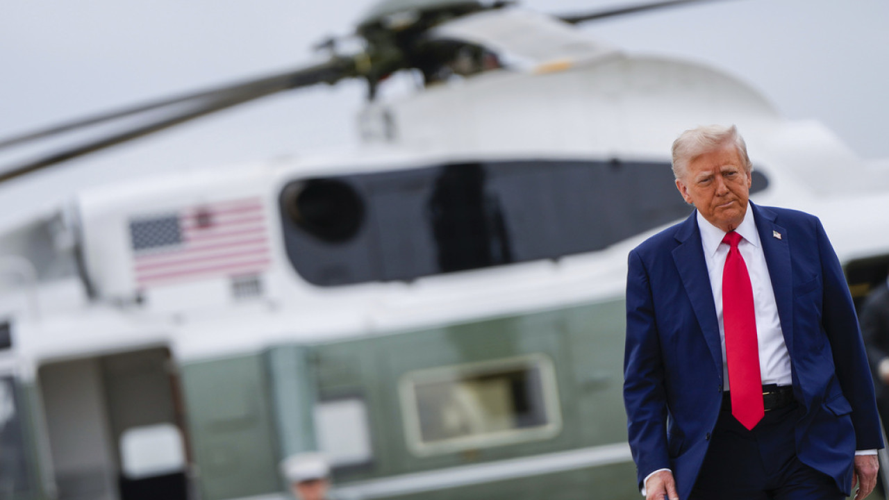 Ο Τραμπ αναχωρεί για την Ασία, όπου θα συναντηθεί με τον ομόλογό του της Κίνας Σι