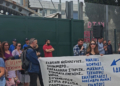 «Όχι στις συγχωνεύσεις» - Στο υπουργείο Παιδείας εκπαιδευτικοί, μαθητές και γονείς