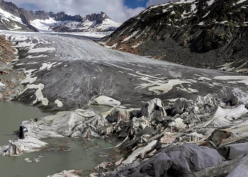 Οι ελβετικοί παγετώνες έχασαν το 25% του όγκου τους την τελευταία δεκαετία