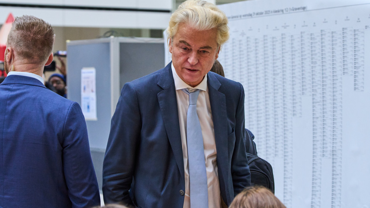 Ολλανδία: Ο Βίλντερς υποστηρίζει ότι έγιναν παρατυπίες στην καταμέτρηση των ψήφων