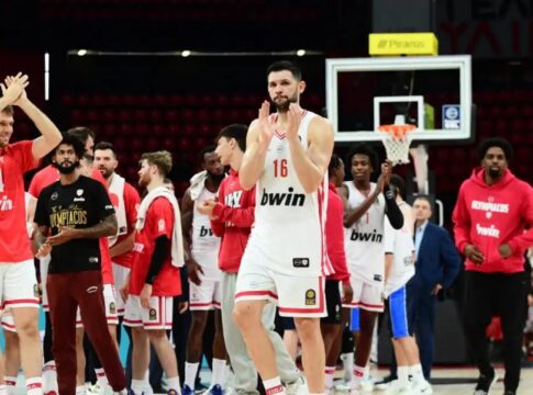 Ολυμπιακός – Πανιώνιος 81-66: Άνετη επικράτηση στο ΣΕΦ στην επιστροφή των Γουόκαπ και Φουρνιέ