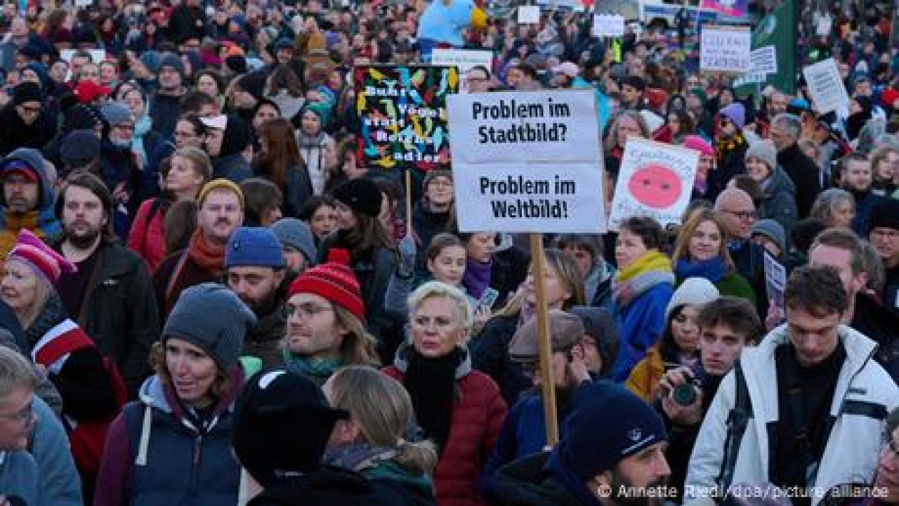 Όταν κοιτάς τη μπάλα και χάνεις το γήπεδο