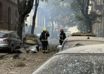 Ουκρανία: Δύο νεκροί από ρωσική αεροπορική επίθεση στο Λβιβ