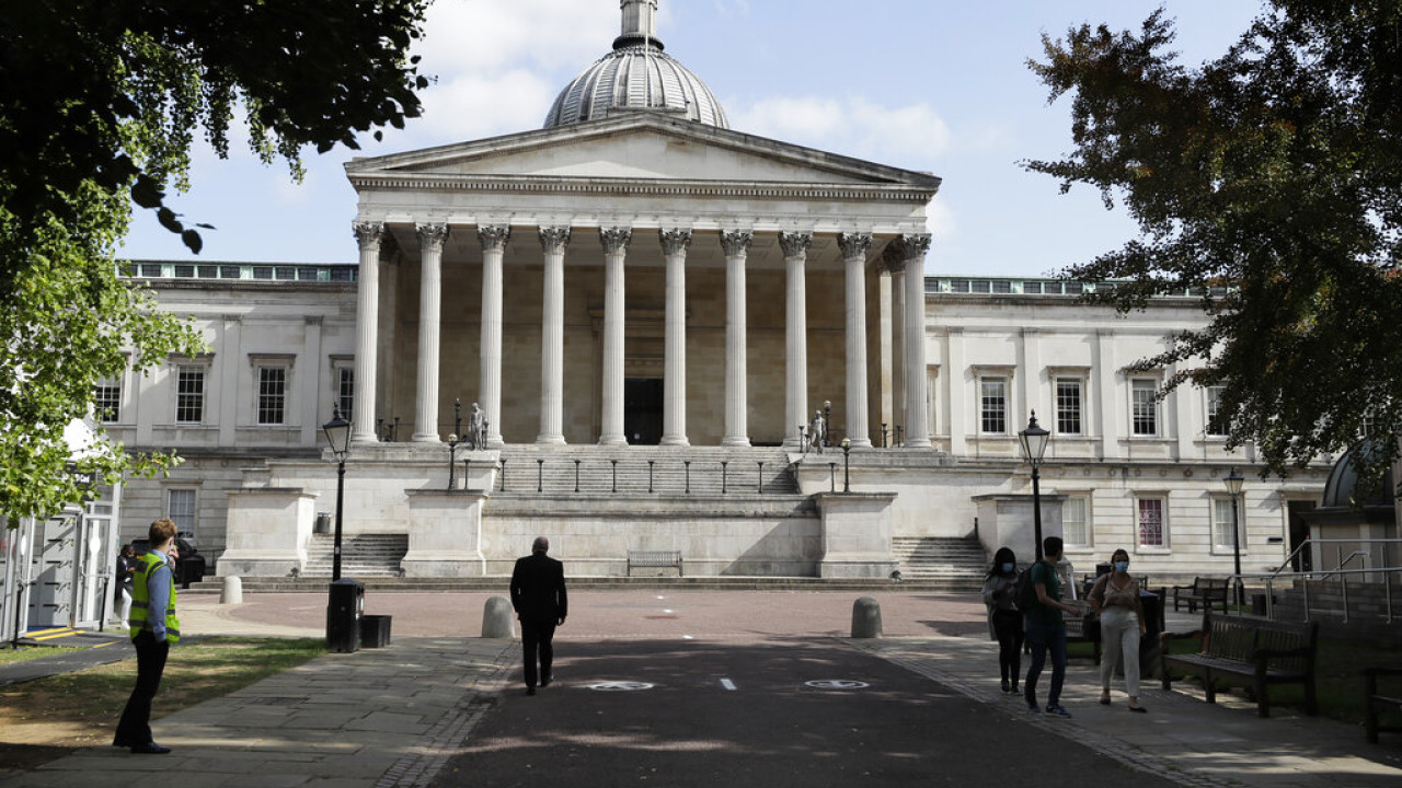 Πανεπιστημιακός δίδασκε πώς πρέπει να παρακάμπτονται οι κυρώσεις της ΕΕ