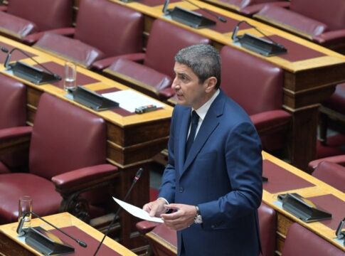 Παρέμβαση Αυγενάκη στη Βουλή για τη στήριξη της κρητικής μελισσοκομίας